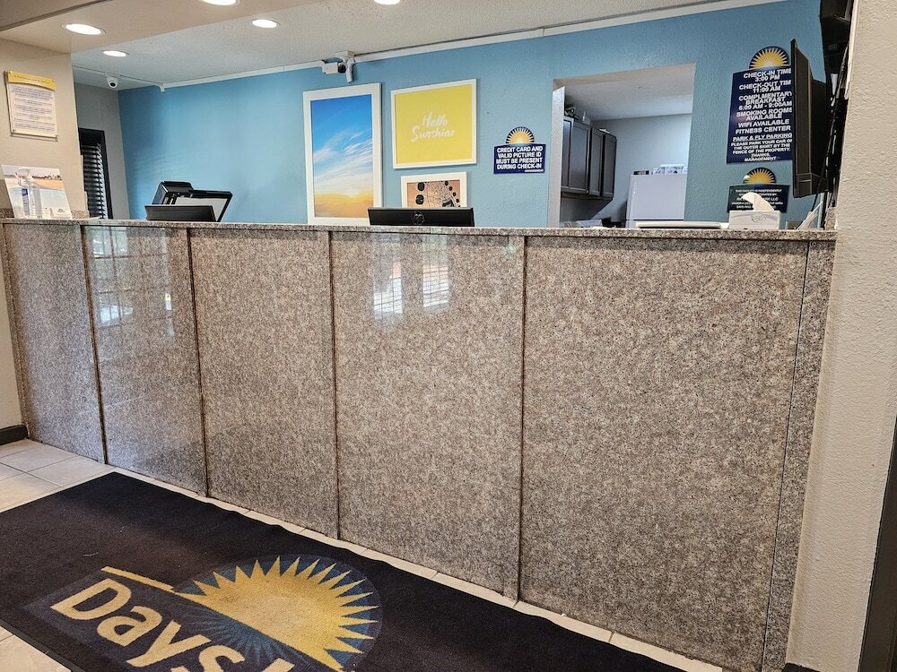 Фото Days Inn by Wyndham College Park Airport Best Road