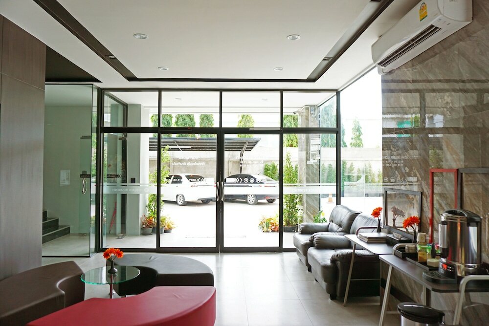 Фото B-Black Hotel Chonburi