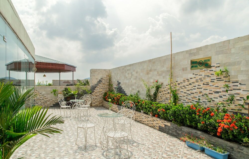 Фото отеля 2