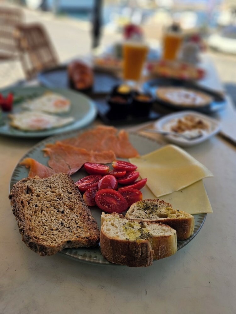 Фото Aisha Petite Suites