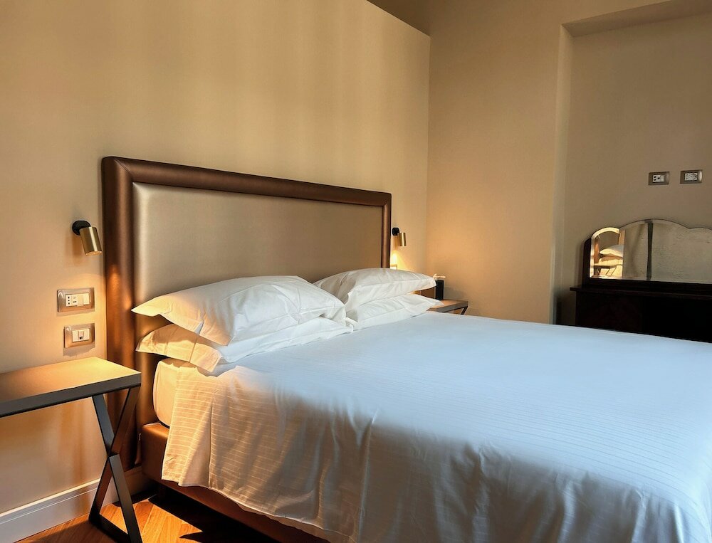 Фото Caruso Place Boutique & Wellness Suites
