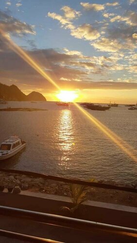 Гостиница Bajo Sunset Hostel в Провинции Восточные Малые Зондские острова