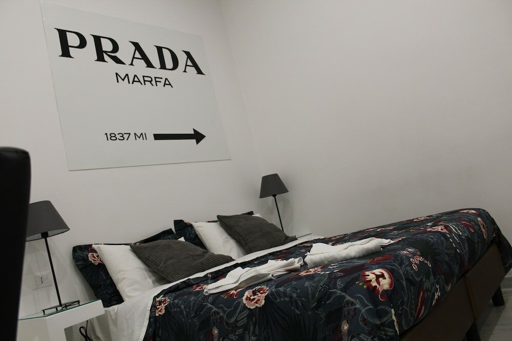 Фото Empire Suites