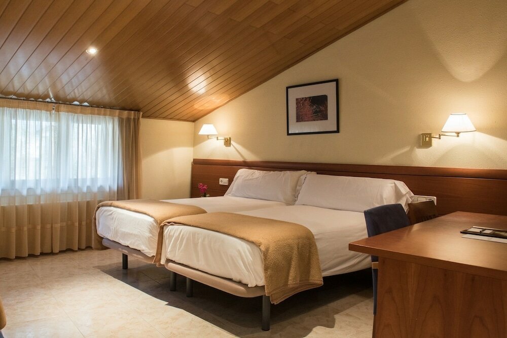 Фото Evenia Oros