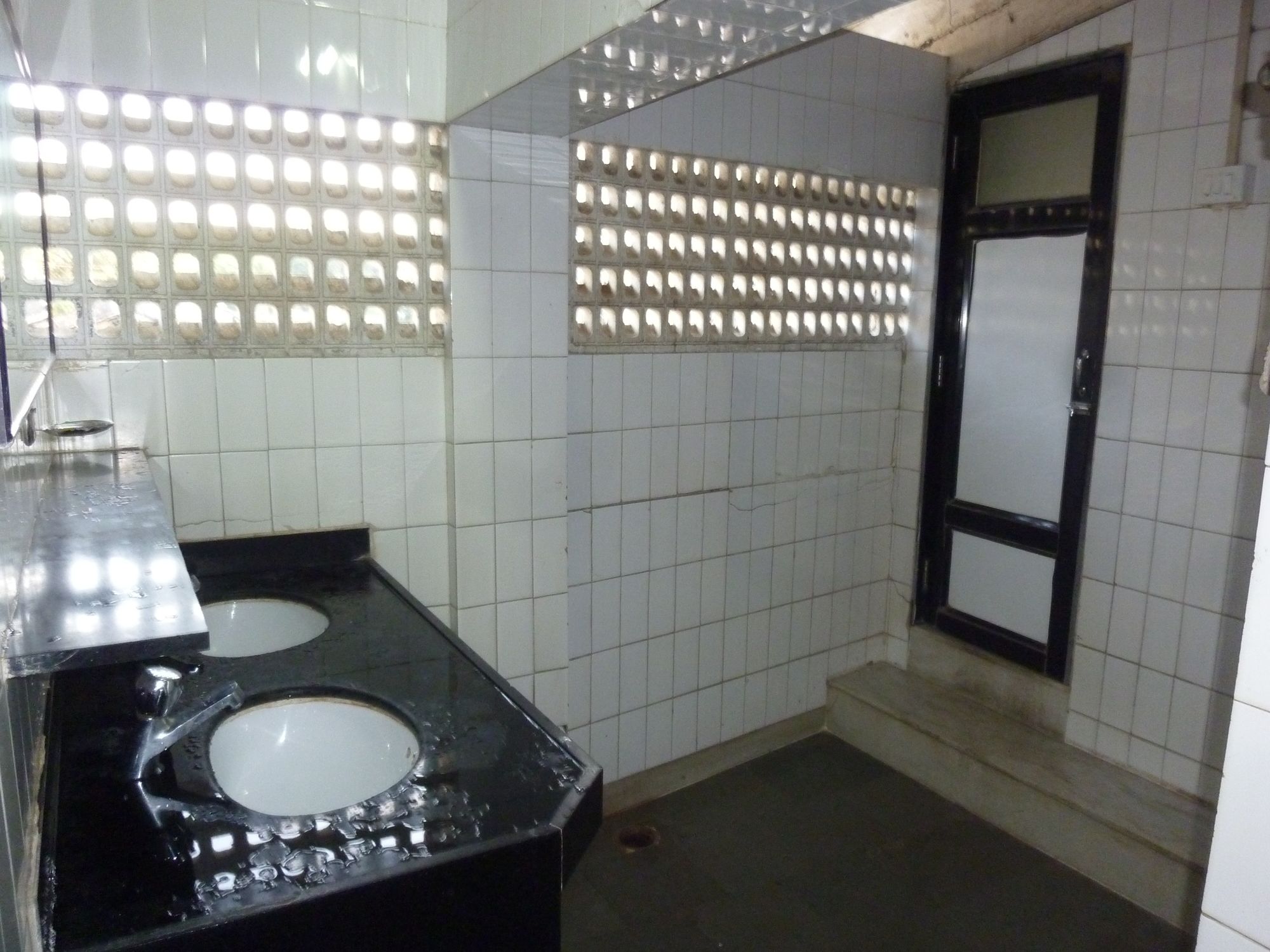 Фото Yadgar Guest House