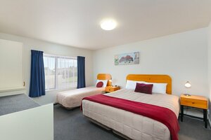 Гостиница Amber Court Motel