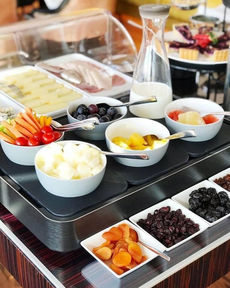 Фото Golden Well Hotel