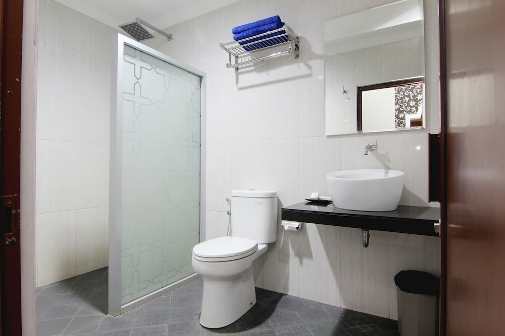 Фото Lingga Hotel