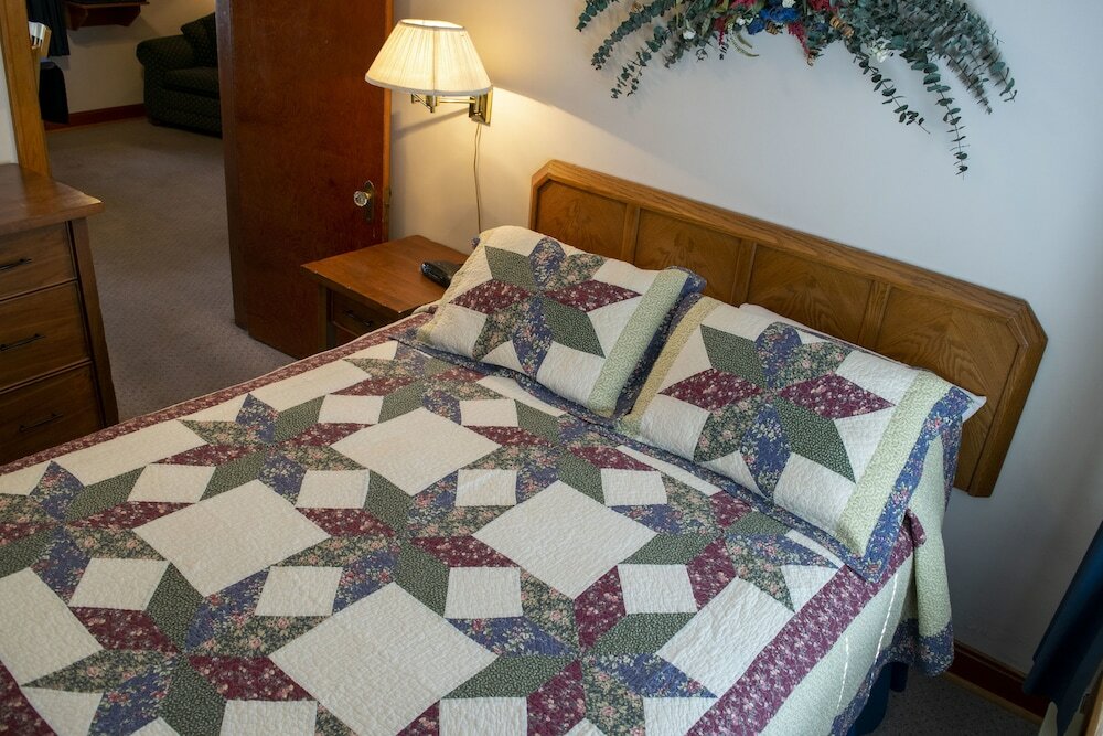 Фото Crandell Mountain Lodge