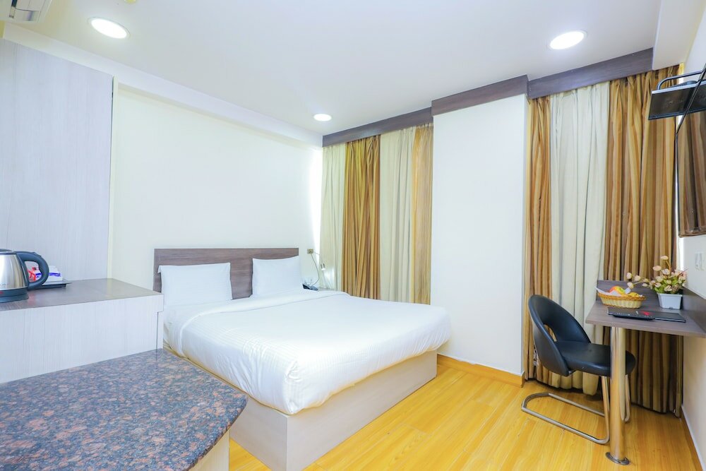 Фото Hyphen Business Hotel