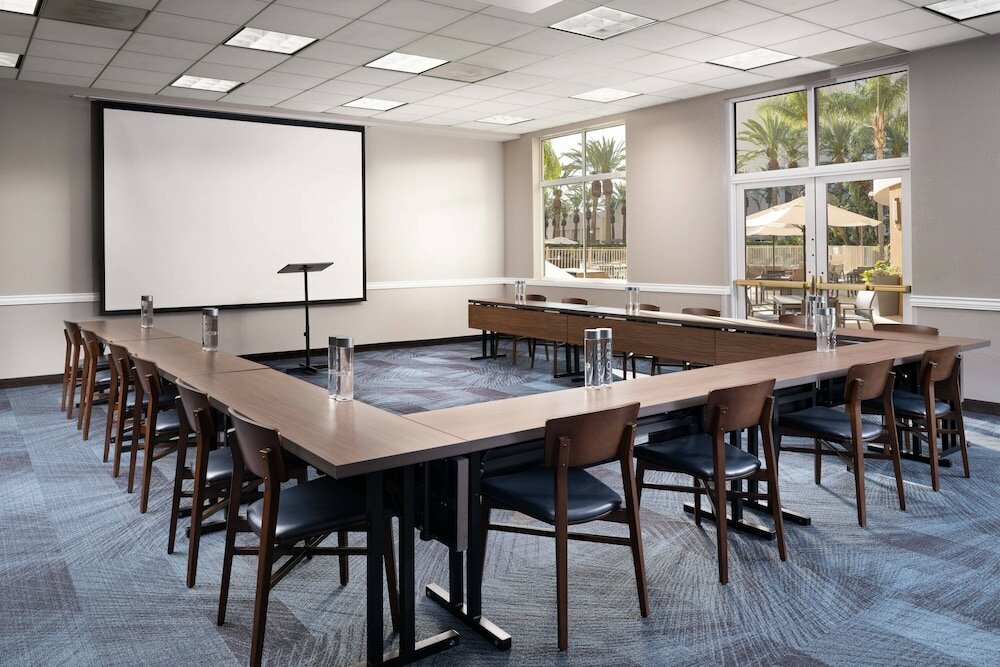 Фото Residence Inn by Marriott Anaheim Resort Area