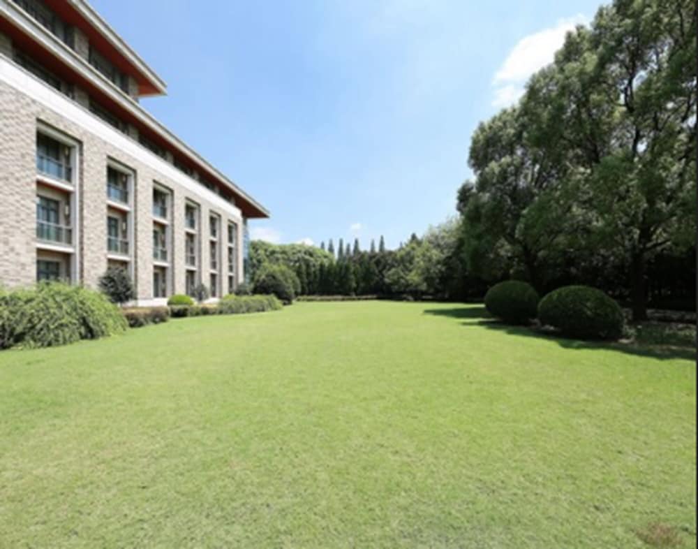 Фото Dongjiao State Guest Hotel