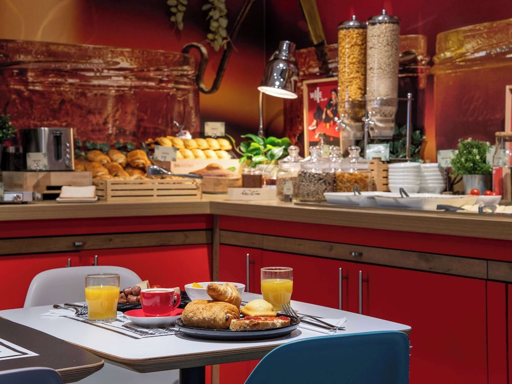 Фото ibis Paris Avenue de la Republique