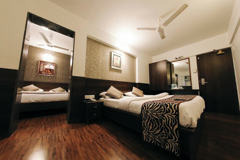 Фото Hotel Maharana Inn Chembur