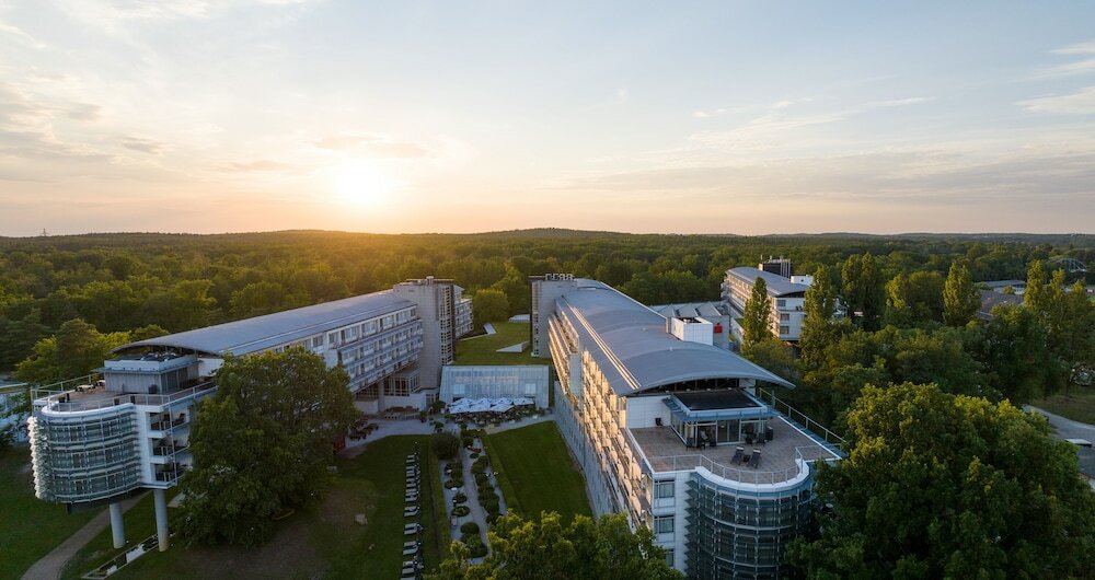 Фото Kongresshotel Potsdam am Templiner See