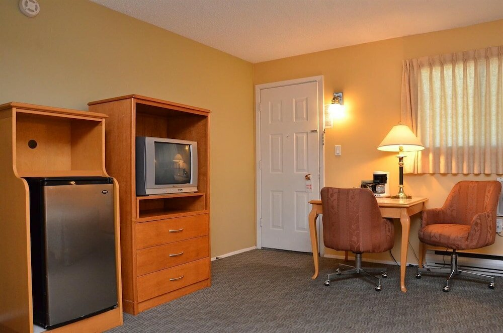 Фото Canadas Best Value Inn Kelowna