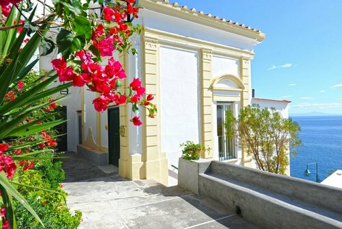 Внешний вид отеля Hotel Torre Saracena в Прайано, фото 2