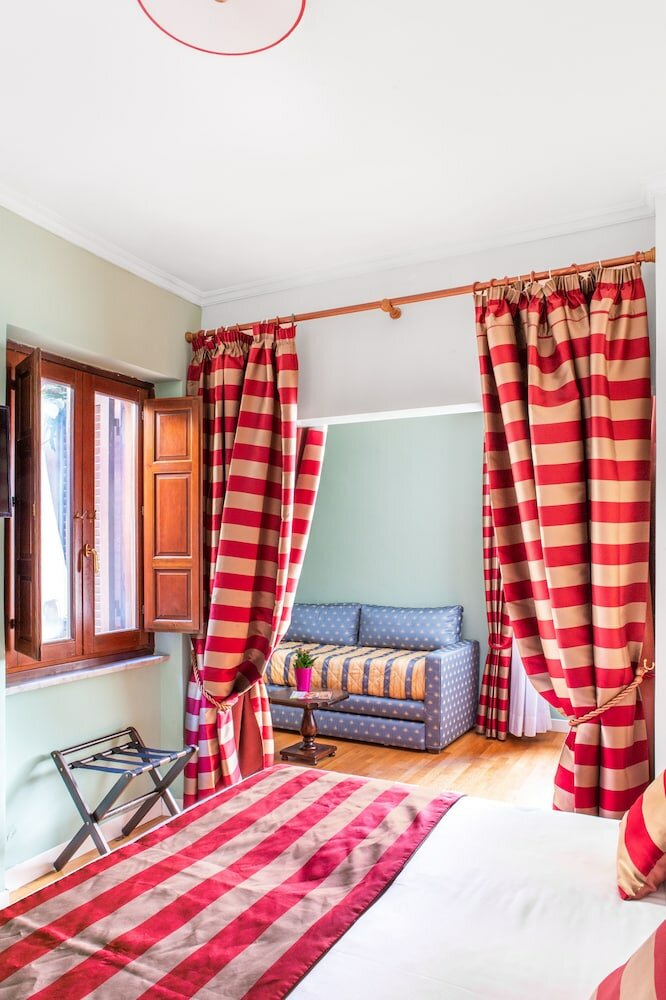 Фото Piazza di Spagna Suites