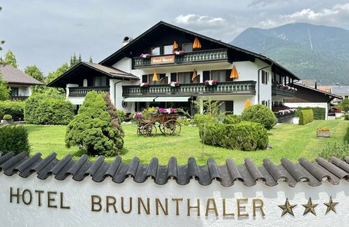 Внешний вид отеля Hotel Garni Brunnthaler в Гармиш-Партенкирхене, фото 1