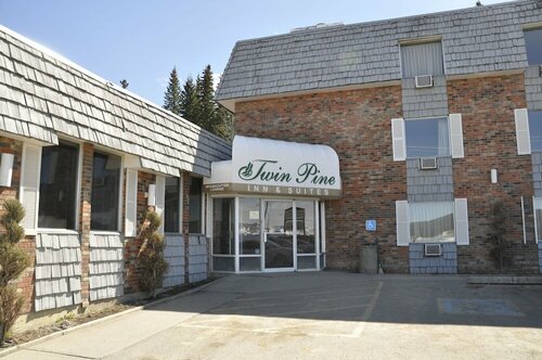 Гостиница Twin Pine Inn & Suites в Провинции Альберта
