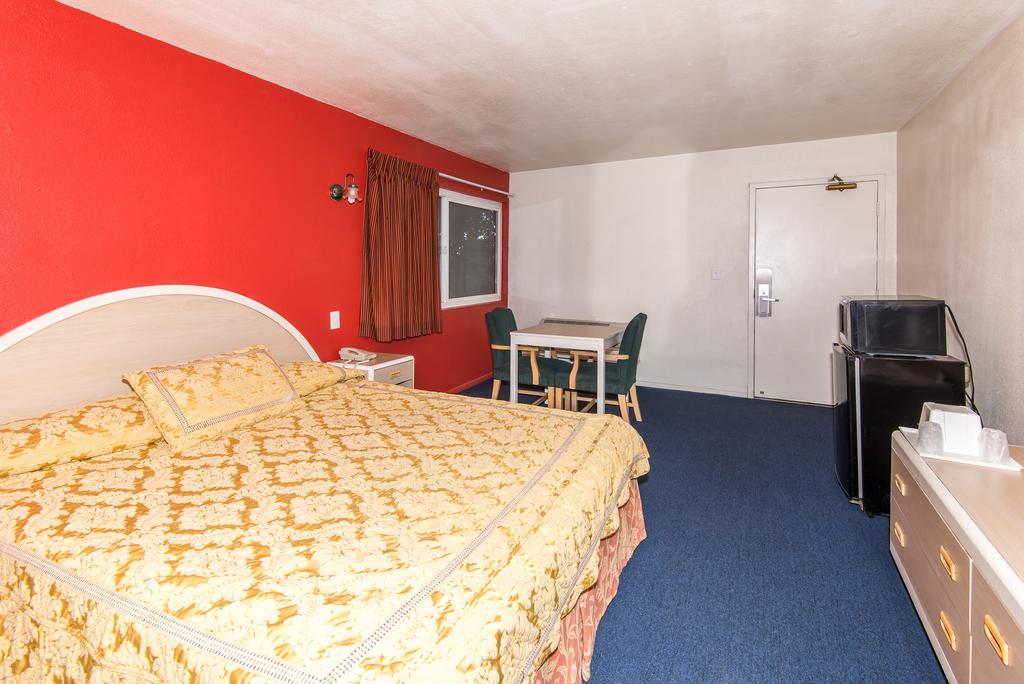 Фото Sea Rock Inn - Los Angeles