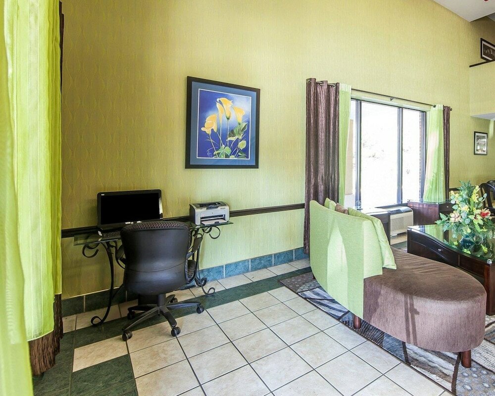 Фото Quality Inn West