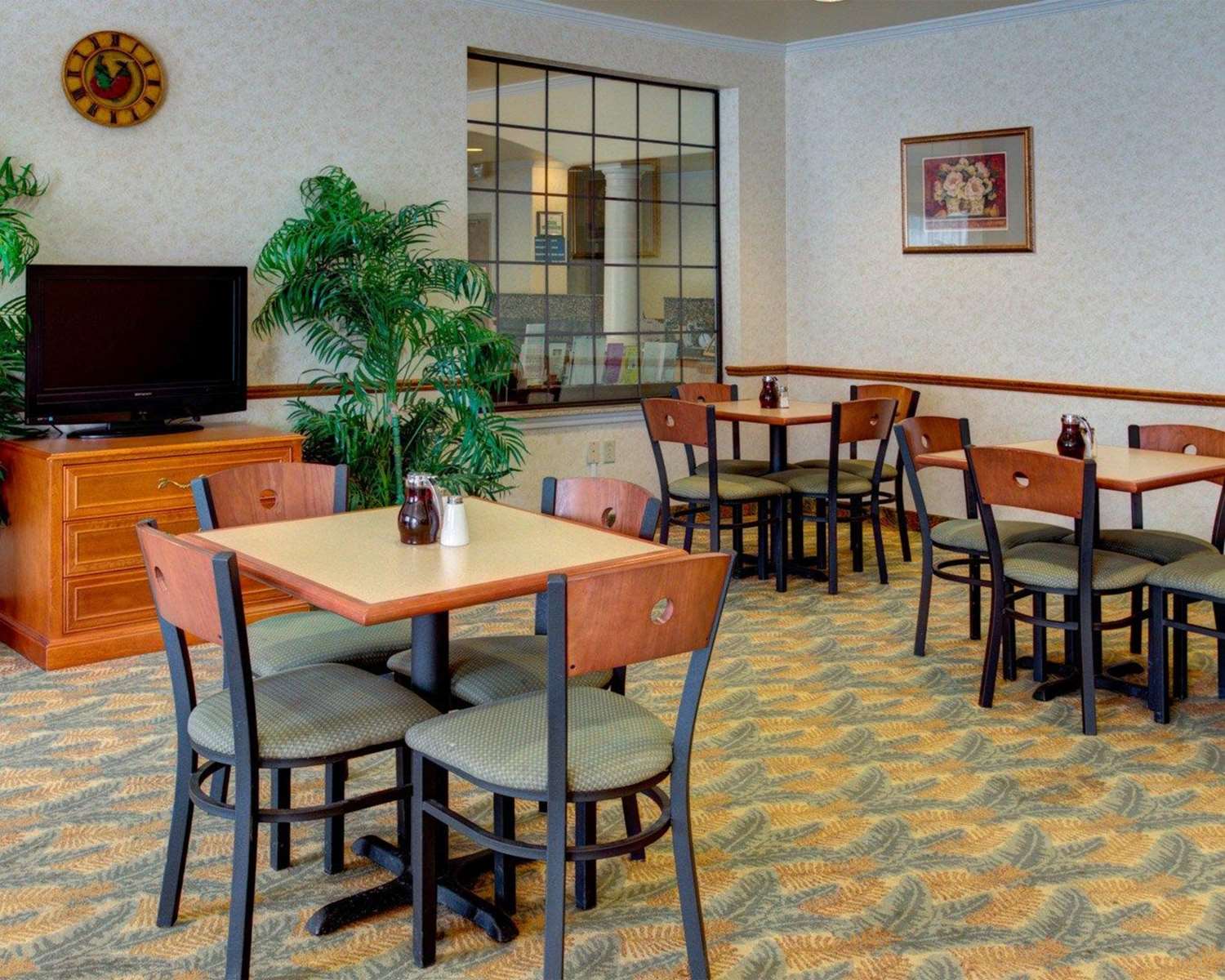 Фото Quality Inn & Suites