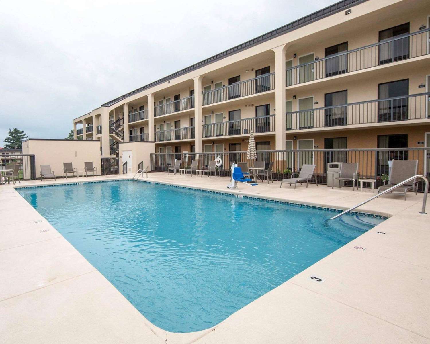 Фото Quality Inn Merchants Drive