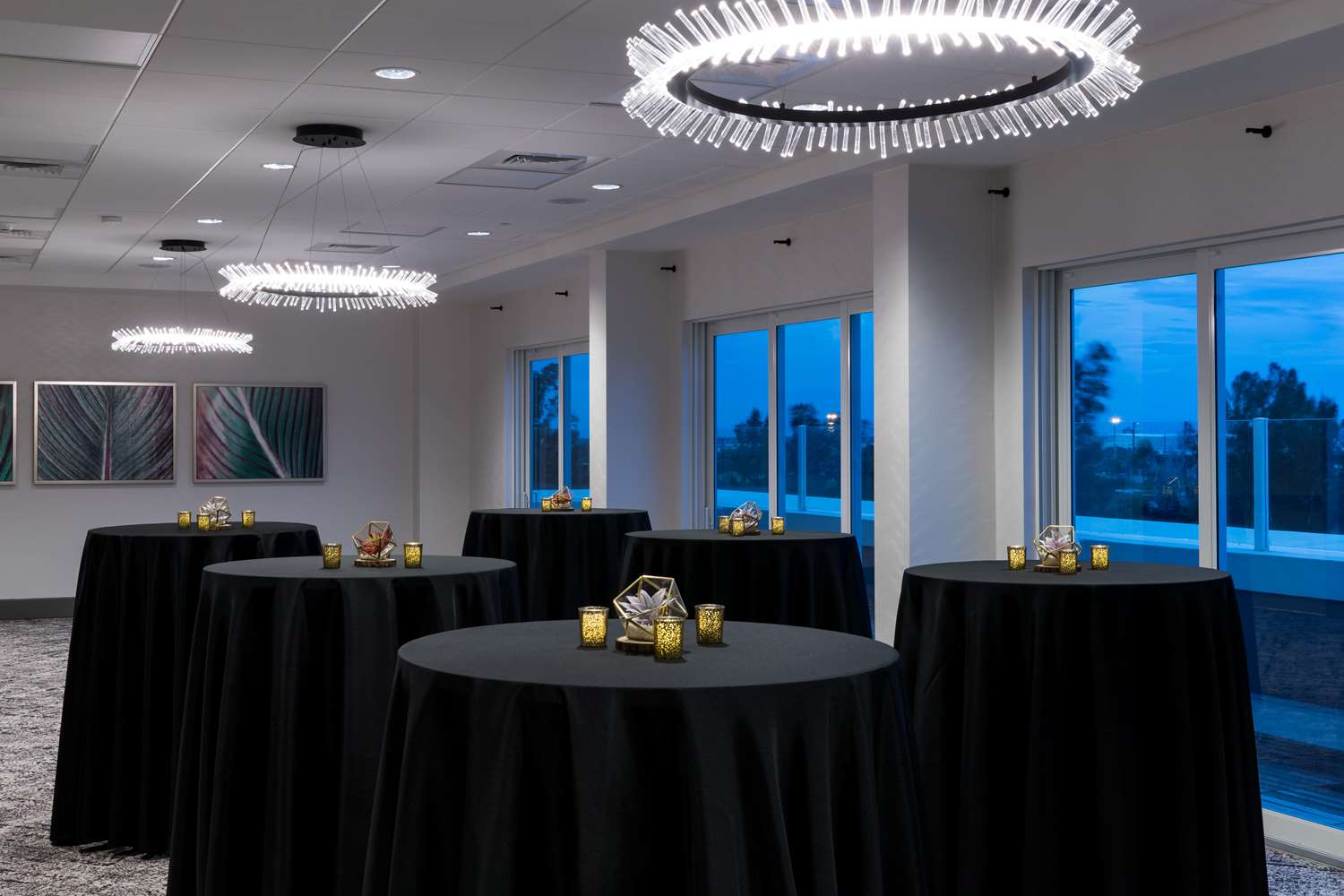 Фото Hampton Inn & Suites Cape Canaveral Cruise Port