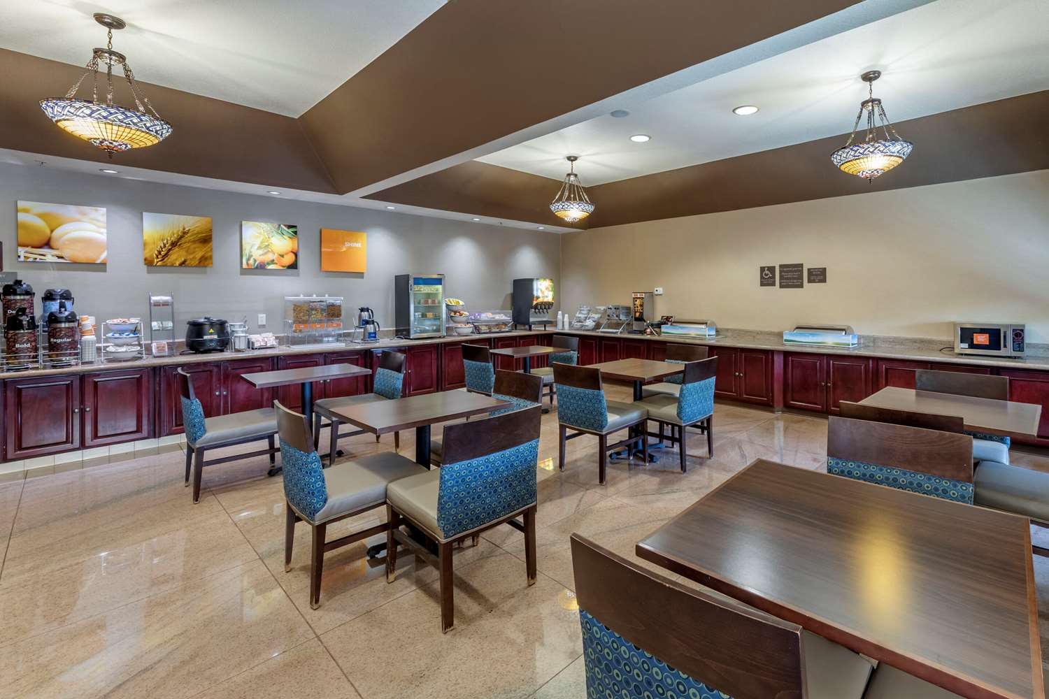 Фото Citrus Suites Redlands Loma Linda
