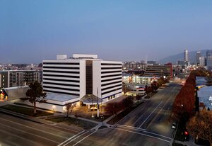 Гостиница DoubleTree Suites by Hilton Hotel Salt Lake City