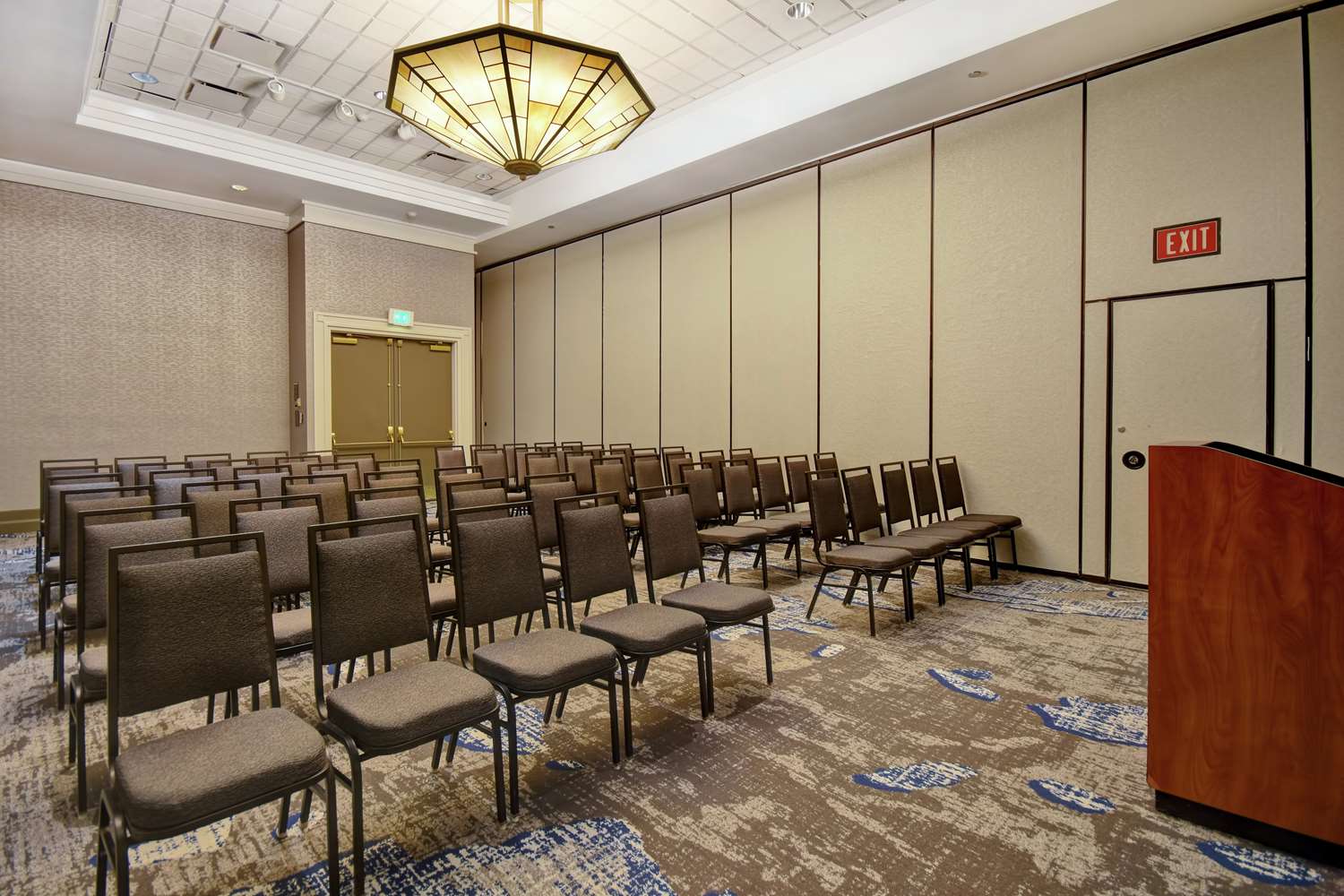 Фото Embassy Suites Omaha - Downtown/Old Market