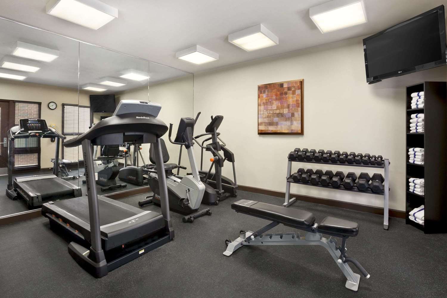 Фото Hawthorn Suites by Wyndham Overland Park