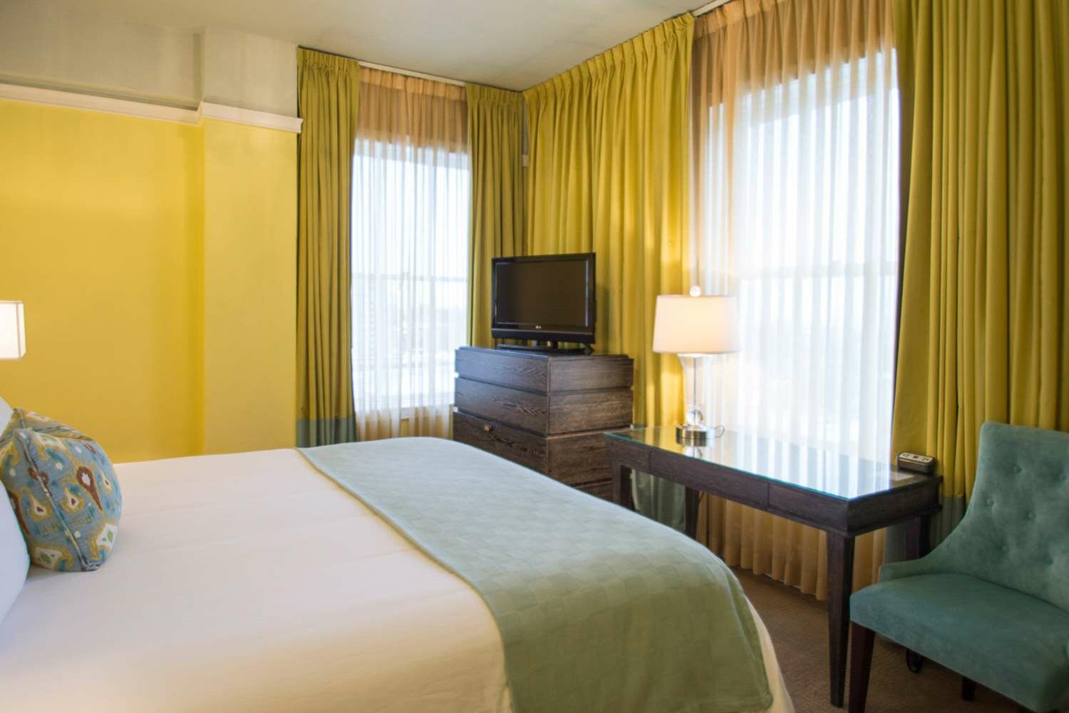 Фото Hotel deLuxe