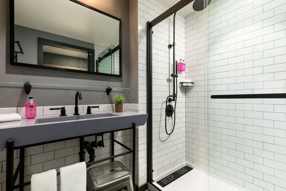 Фото Moxy Boston Downtown