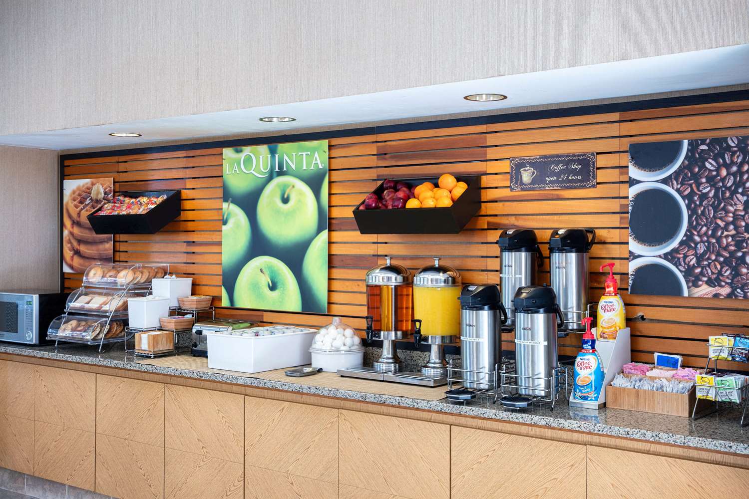 Фото La Quinta Inn & Suites by Wyndham Ocala