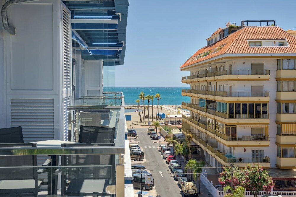 Short-term housing rental Sur Suites La Dorada, Fuengirola, photo