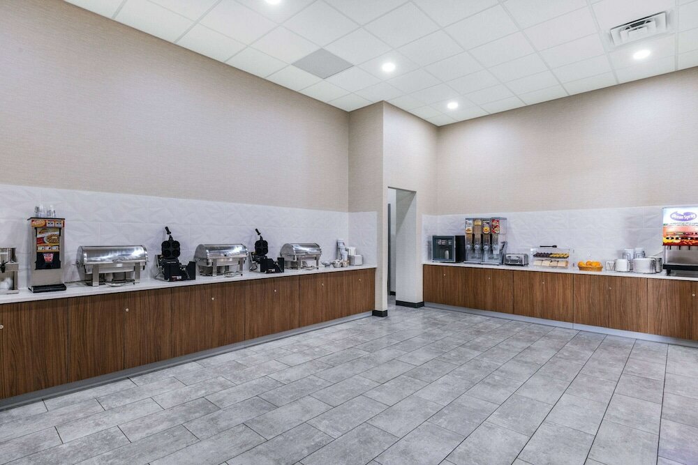 Фото Wingate by Wyndham Wichita Airport