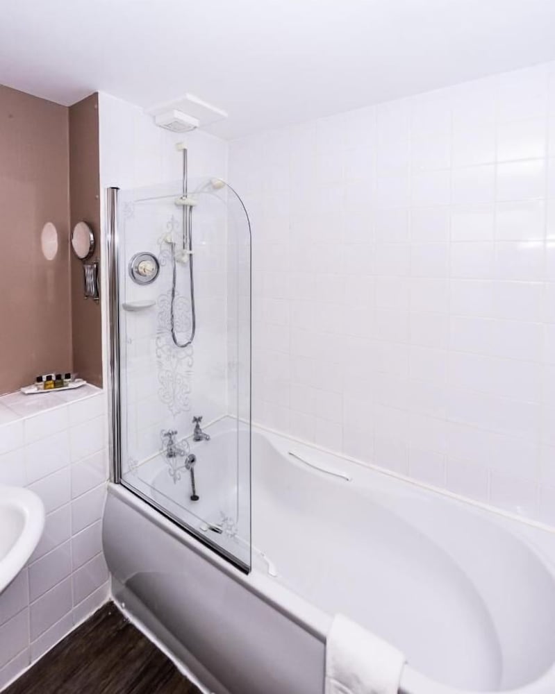 Фото The Lake of Menteith Hotel