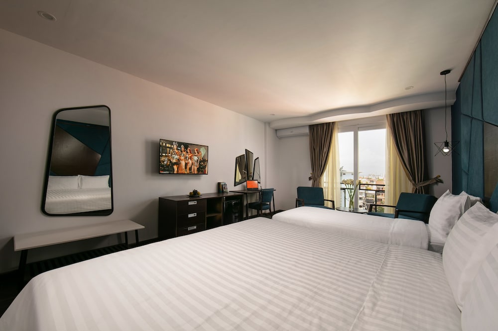 Фото Azalea Parkview Hotel