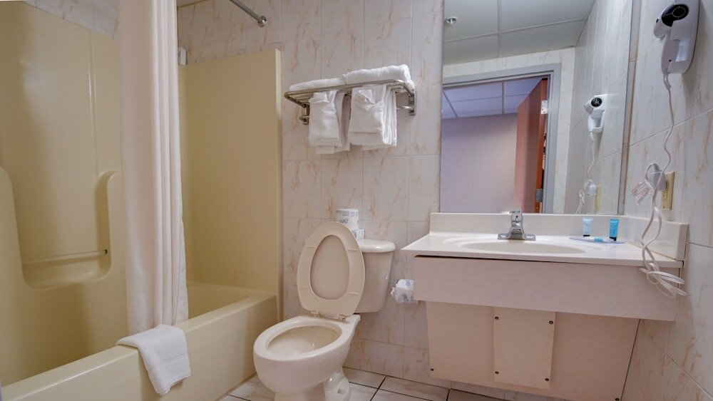 Фото Ocean 1 Hotel and Suites