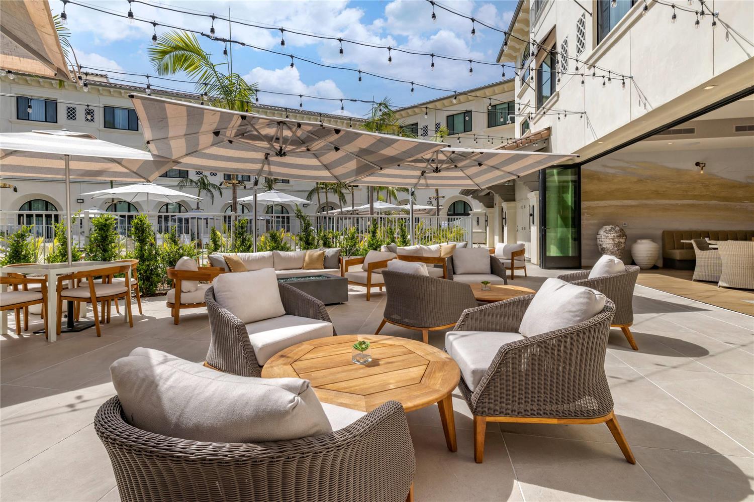 Фото Cambria Hotel Calabasas