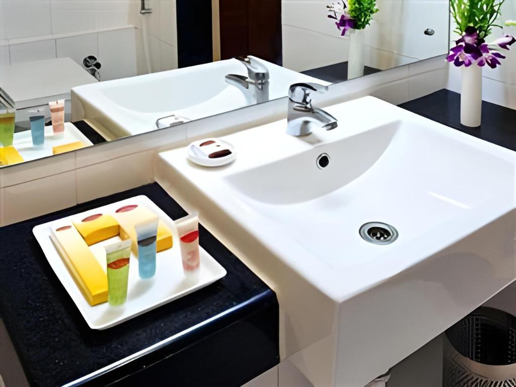 Фото Hotel Southern Grand