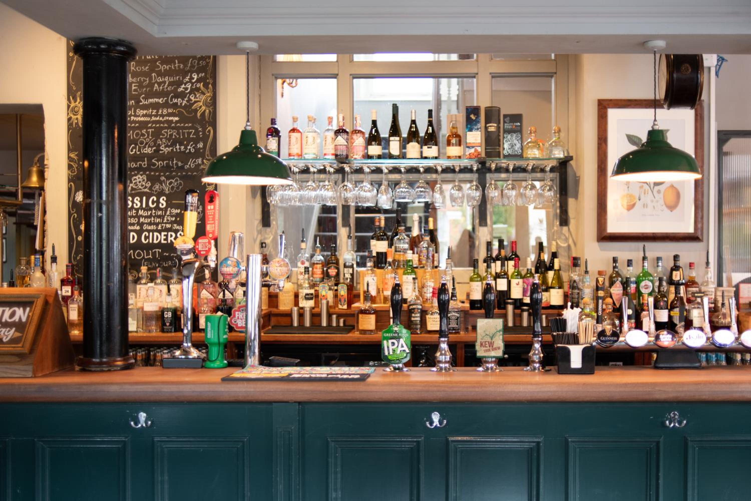 Фото Kew Gardens Hotel