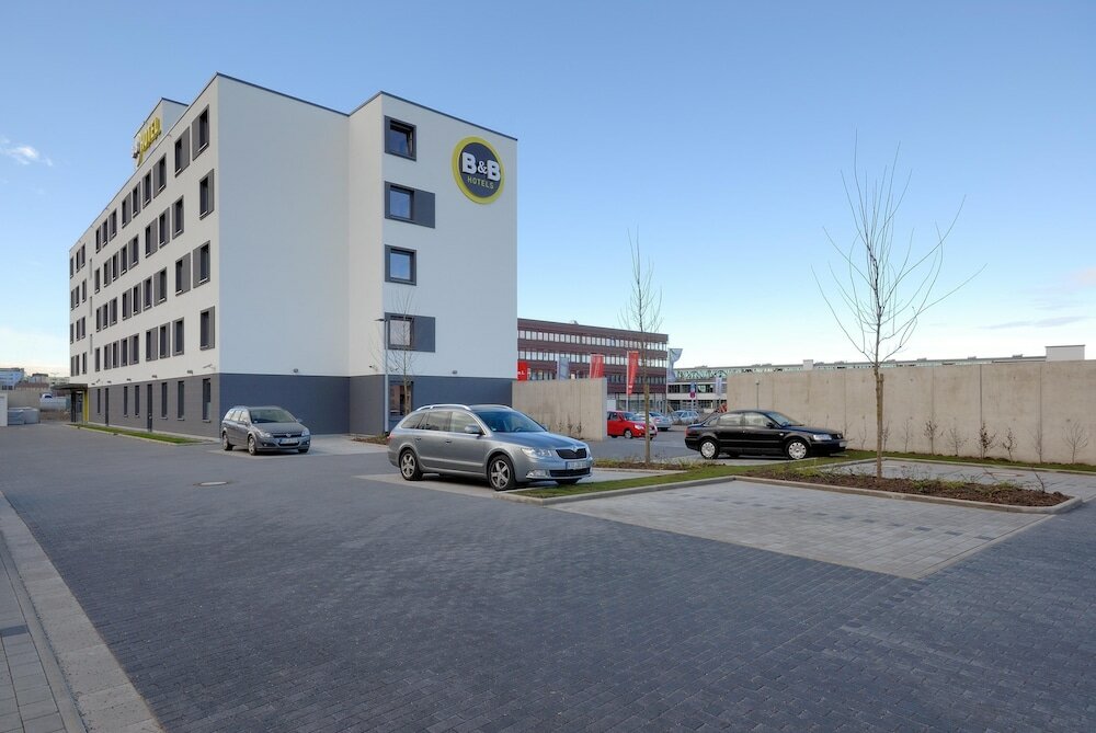 Фото B&b Hotel Böblingen