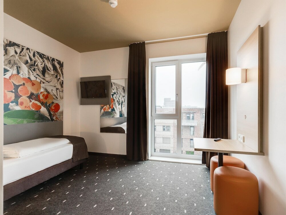 Фото B&b Hotel Bremen-Überseestadt