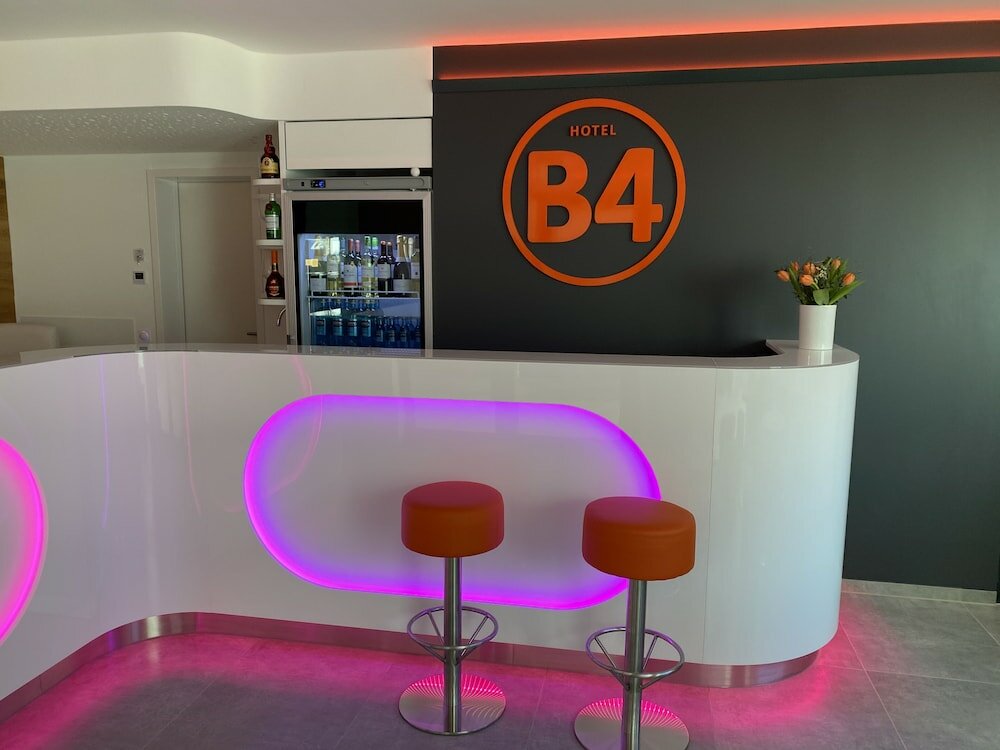 Фото Hotel B4