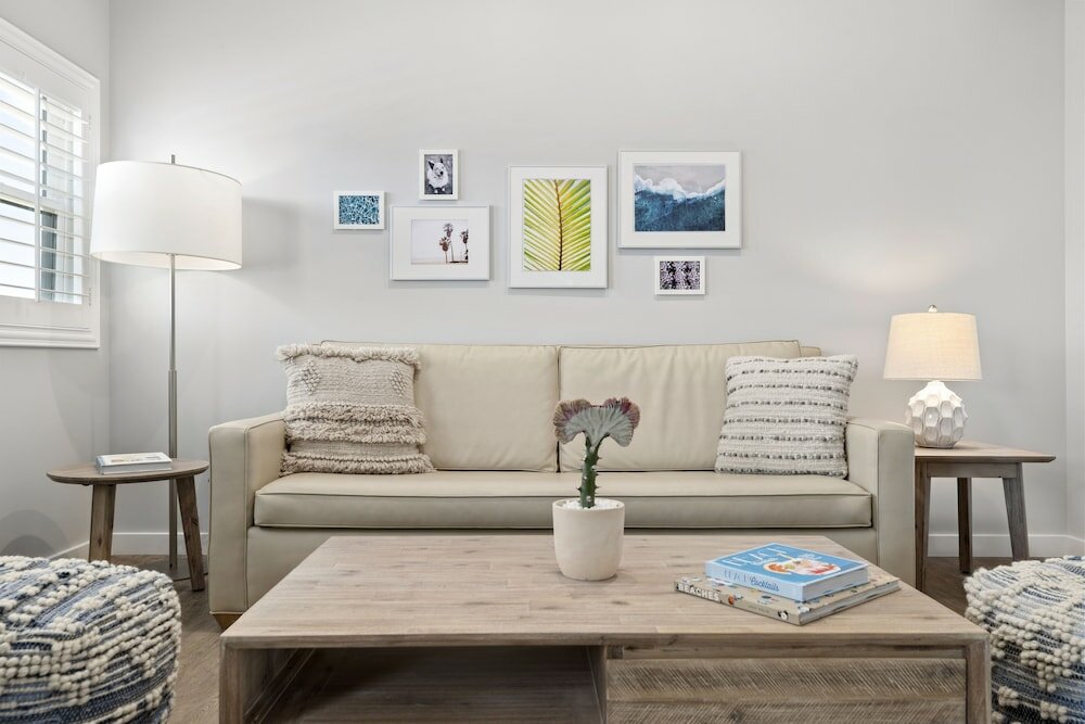 Фото Sea Sprite Oceanfront Hotel