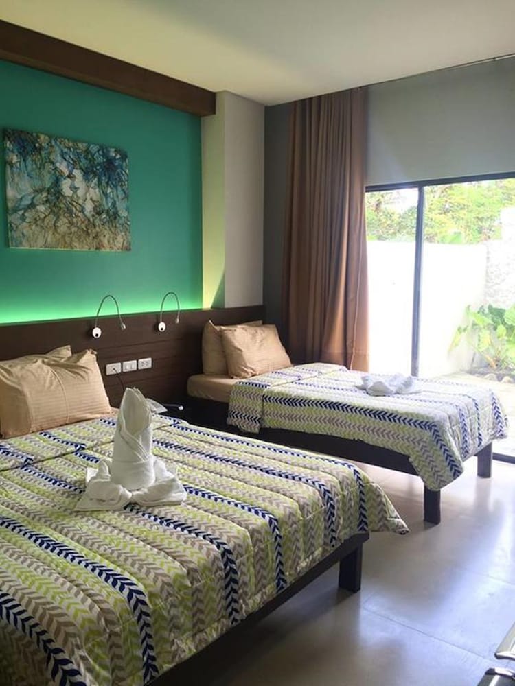 Фото Cres Ebo Mansion Hotel and Bistro