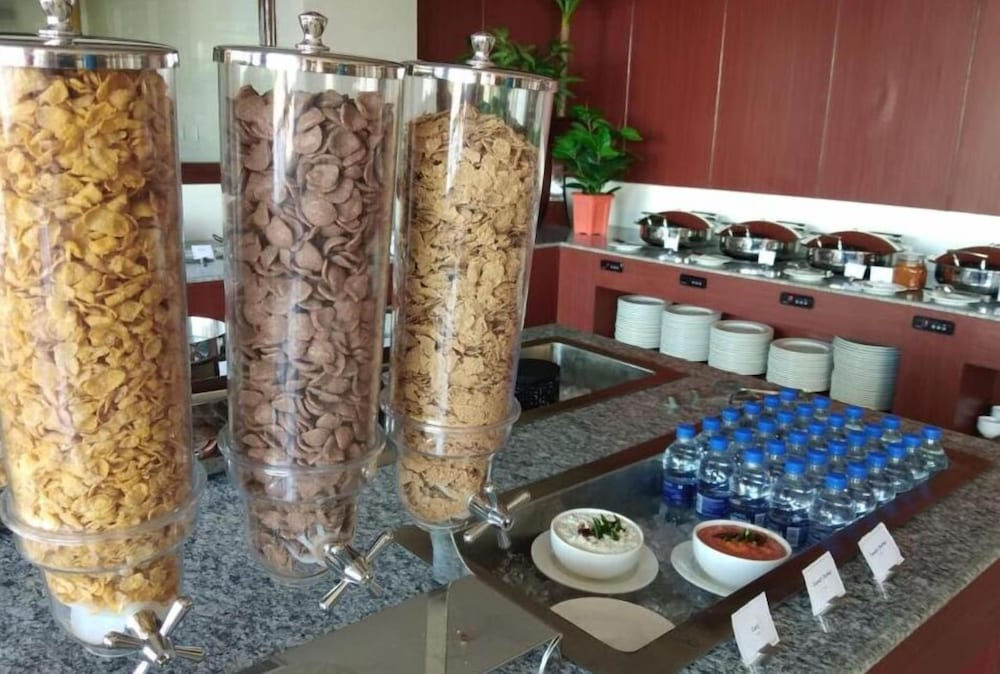 Фото Pushkara Sarovar Portico Dibrugarh